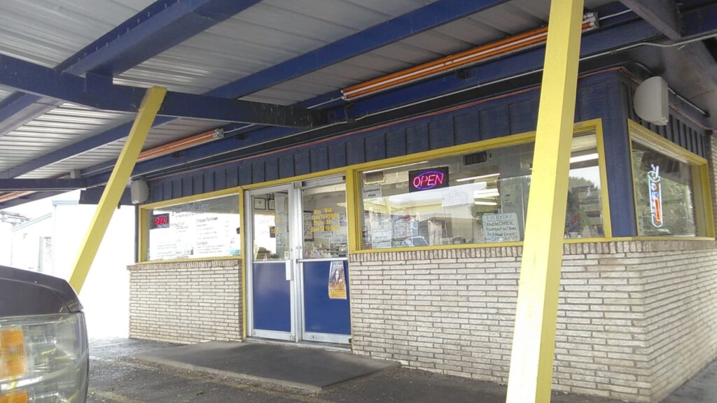 Twin Cronnie Drive-In 1